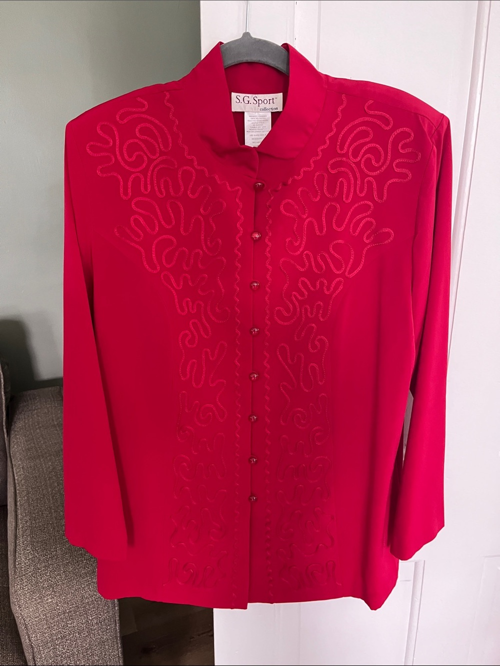 SG Sport Collection NWT size  L Shirt-Jacket Appliquéd Design Front long sleeves